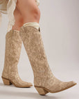 Adela Boot