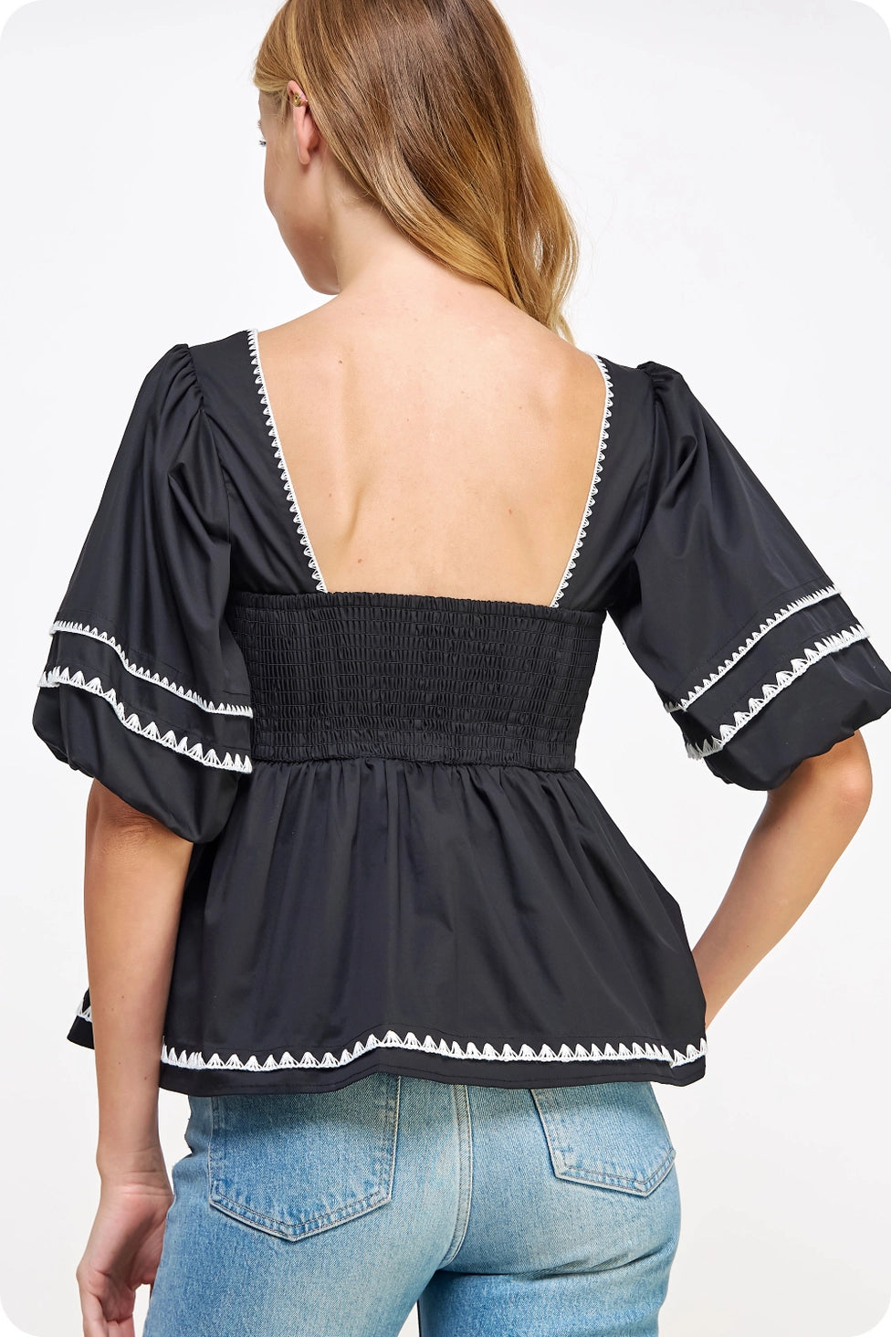 Leslie Sweetheart Embroidered Top